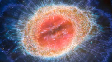 The James Webb Telescope reveals unprecedented new images of the Ring Nebula Images of the Ring Nebula taken by NASA/ESA/CSA's James Webb Space Telescope
