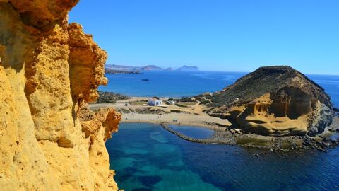 Cala Cerrada o Playa de los Cocedores