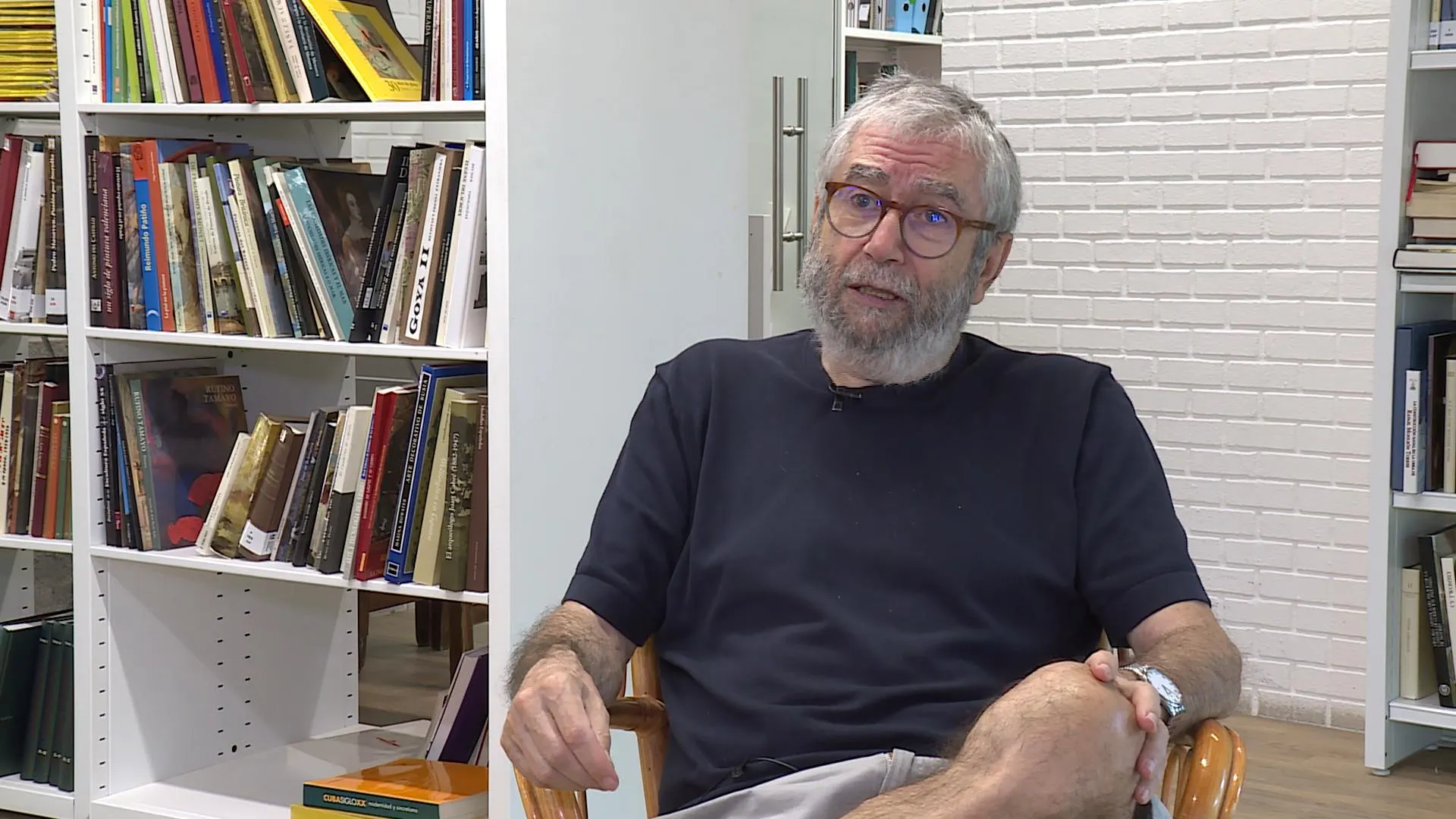 El escritor Antonio Muñoz Molina durante una entrevista