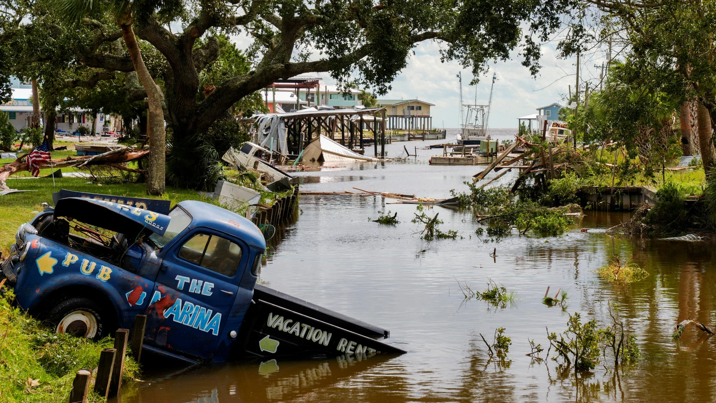 Los destrozos del huracán Idalia, el más fuerte que azota Tampa (Florida) desde hace 125 años Los destrozos del huracán Idalia, el más fuerte que azota Tampa (Florida) desde hace 125 años