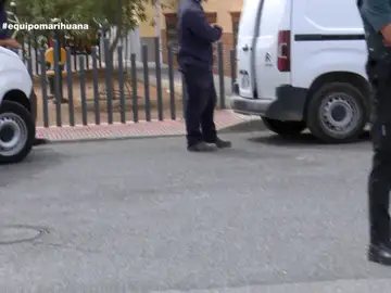 Los técnicos de una empresa de electricidad, amenazados al descubrir enganches ilegales en Pinos Puente, Granada