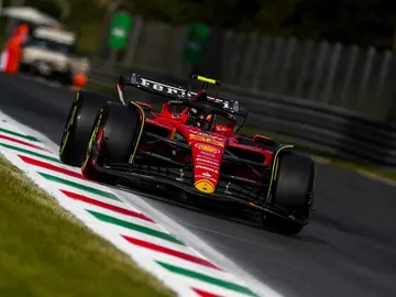Carlos Sainz ilusiona a los tifosi con el mejor tiempo en Monza Carlos Sainz ilusiona a los tifosi con el mejor tiempo en Monza