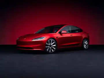 Tesla renueva al Model 3 con más autonomía y cambios de imagen Tesla renueva al Model 3 con más autonomía y cambios de imagen