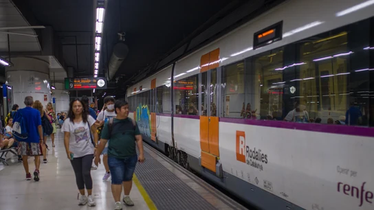 Cortan la R3 de Rodalies entre Mollet-Santa Rosa y Parets por un atropello mortal Cortan la R3 de Rodalies entre Mollet-Santa Rosa y Parets por un atropello mortal