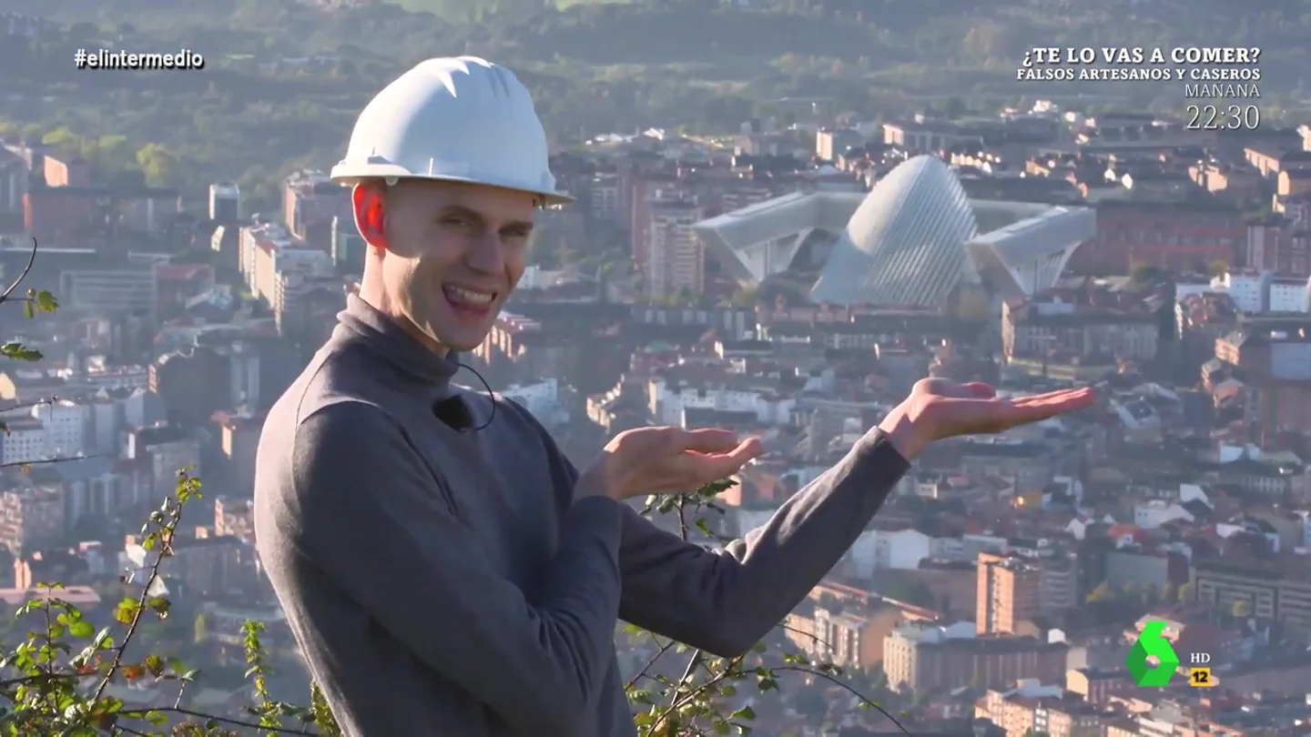Así es 'El centollo', el 'pormishuevismo' de Calatrava en Oviedo: "Bonito no es, pero sí muy caro, como el marisco" Así es 'El centollo', el 'pormishuevismo' de Calatrava en Oviedo: "Bonito no es, pero sí muy caro, como el marisco"