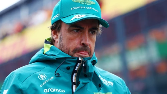 Fernando Alonso, en el 'paddock' Fernando Alonso, en el 'paddock'