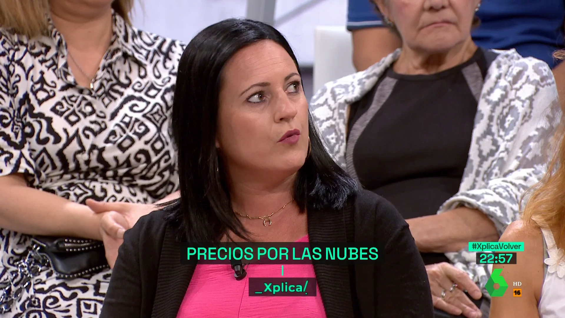 22.57 XPLICA Una camarero de piso denuncia la "precariedad" que sufren: "¿Cómo se vive con 800 euros al mes?"