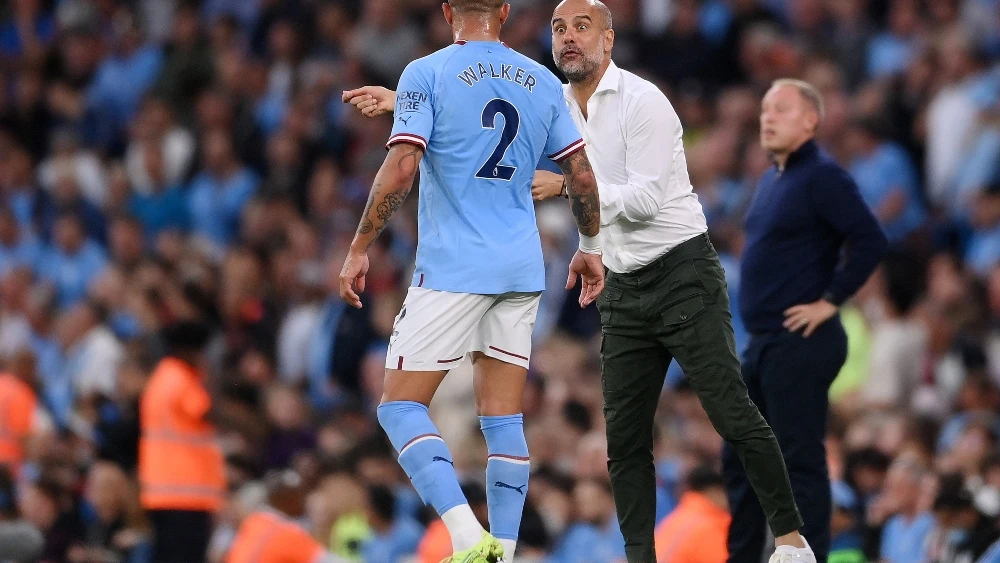 Pep Guardiola y Kyle Walker 