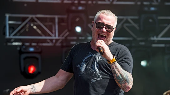 Steve Harwell, de Smash Mouth, durante un concierto en 2017 Steve Harwell, de Smash Mouth, durante un concierto en 2017