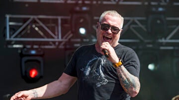 Steve Harwell, de Smash Mouth, durante un concierto en 2017