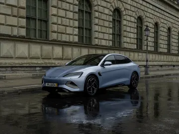 La berlina eléctrica que atacará al Tesla Model 3 ya tiene precio para España y es competitivo La berlina eléctrica que atacará al Tesla Model 3 ya tiene precio para España y es competitivo