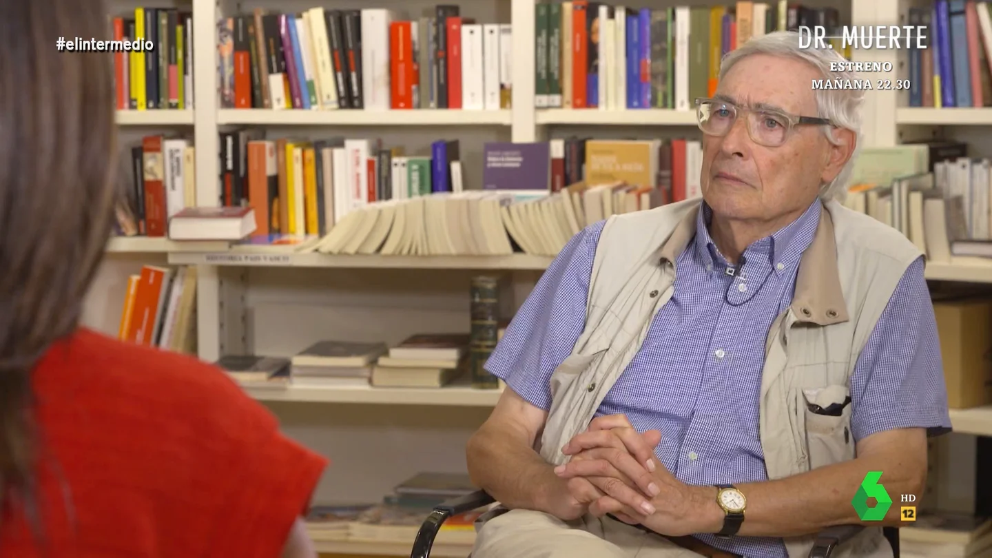 Ignacio Latierro, de la librería Lagun, recuerda el ataque de ETA al local: "Pensamos que aquello era el fin" Ignacio Latierro, de la librería Lagun, recuerda el ataque de ETA al local: "Pensamos que aquello era el fin"
