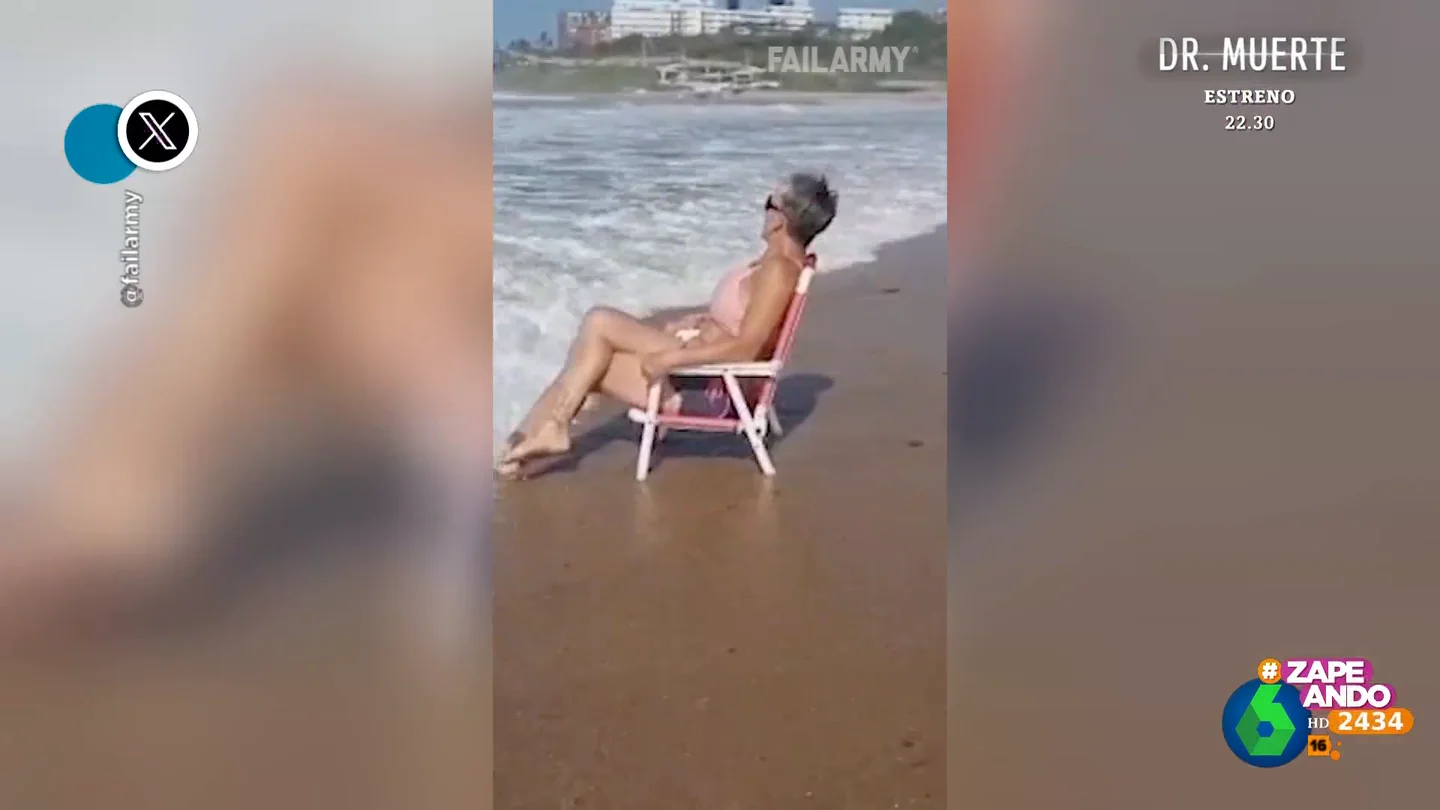 El inesperado percance de una señora mientras toma el sol en la orilla de la playa El inesperado percance de una señora mientras toma el sol en la orilla de la playa