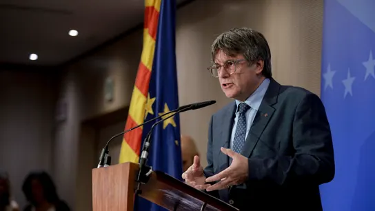 Puigdemont exige una ley de amnistía antes de negociar la investidura y un referéndum acordado después Puigdemont exige una ley de amnistía antes de negociar la investidura y un referéndum acordado después