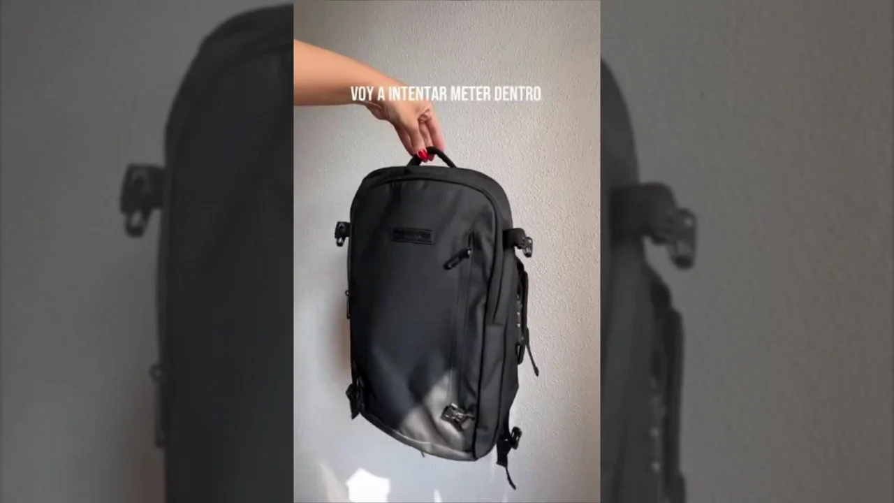 La mochila de Amazon que se ha hecho viral en TikTok con la que te ahorrarás la maleta del avión La mochila de Amazon que se ha hecho viral en TikTok con la que te ahorrarás la maleta del avión