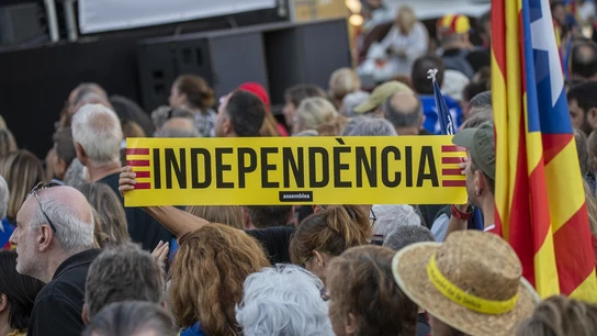 Concentración para conmemorar el 5º Aniversario del referéndum de autodeterminación en Barcelona. Concentración para conmemorar el 5º Aniversario del referéndum de autodeterminación en Barcelona.