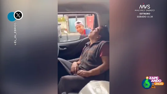 "No se vuelve a dormir en todo el viaje": la drástica medida de un chico para despertar a su amigo "No se vuelve a dormir en todo el viaje": la drástica medida de un chico para despertar a su amigo