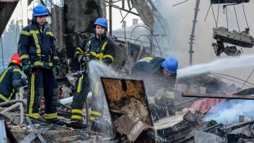 Imagen tras un ataque contra el mercado central de Kostiantinivka, Donetsk