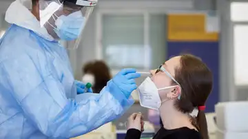 Las mujeres y pacientes con más de una enfermedad a la vez son más propensos al covid persistente Las mujeres y pacientes con más de una enfermedad a la vez son más propensos al covid persistente