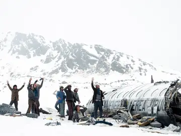 Escena de &#39;La sociedad de la nieve&#39;, la película de J. A. Bayona para Netflix.