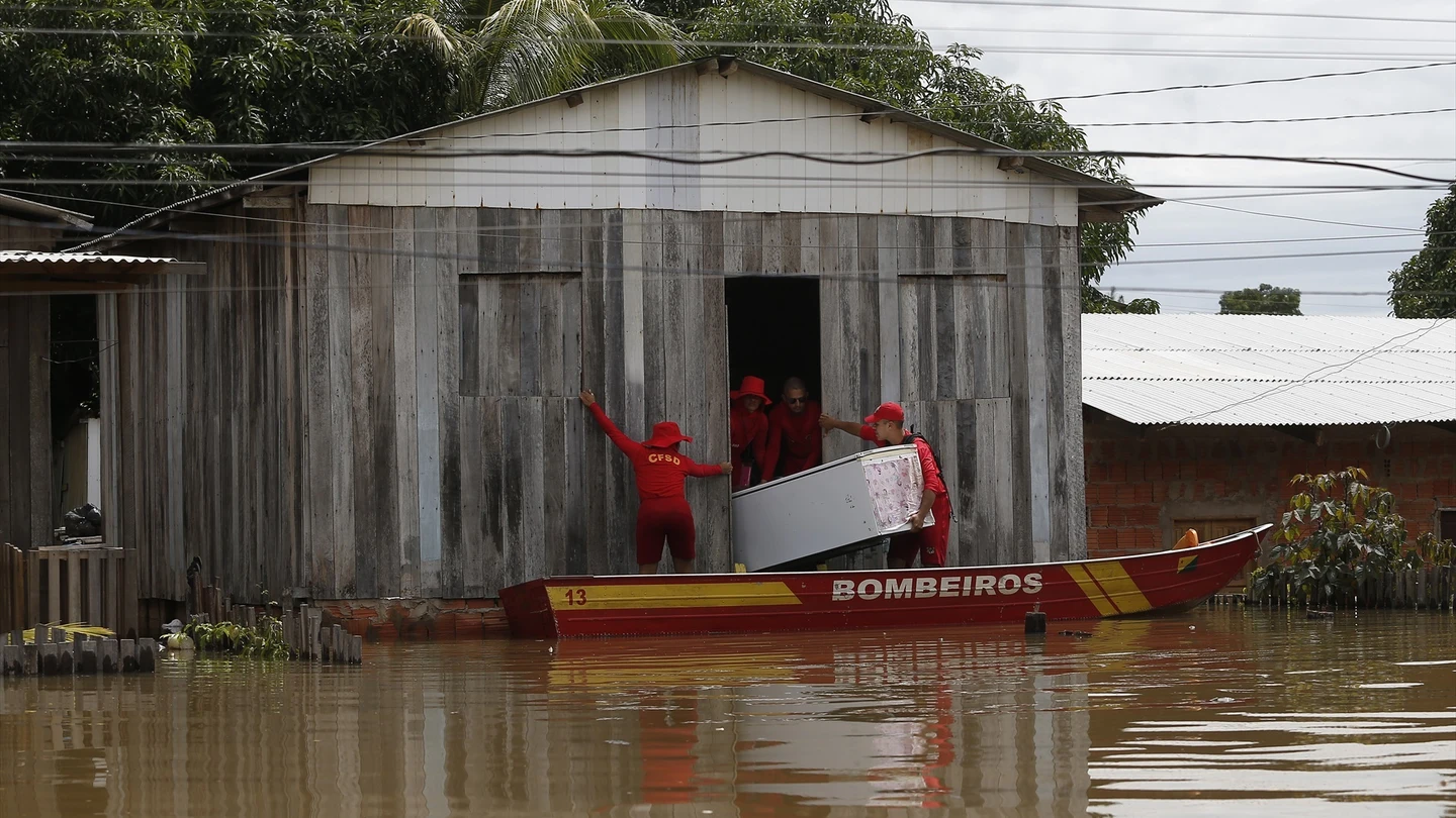 Imagen de archivo de inundaciones por temporal en Brasil Imagen de archivo de inundaciones por temporal en Brasil