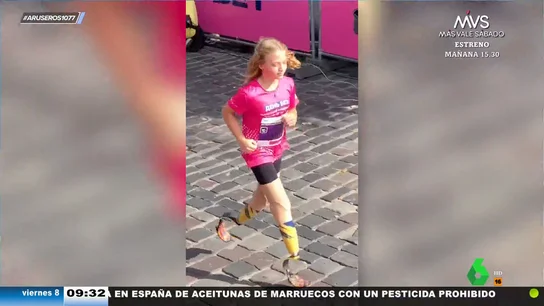 Una niña ucraniana, que perdió sus piernas en la guerra por un bombardeo, corre en una maratón con piernas ortopédicas Una niña ucraniana, que perdió sus piernas en la guerra por un bombardeo, corre en una maratón con piernas ortopédicas