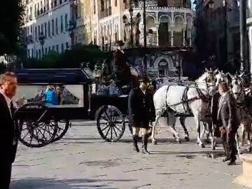 Maria Jiménez fulfills her last wish with a posthumous walk through Triana and a massive farewell