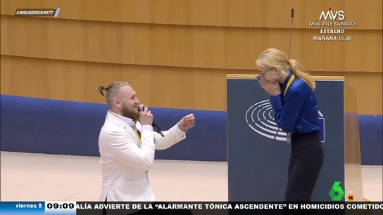 Petición de matrimonio en el Parlamento Europeo: así fue el momento entre dos miembros del Partido Popular Europeo Petición de matrimonio en el Parlamento Europeo: así fue el momento entre dos miembros del Partido Popular Europeo
