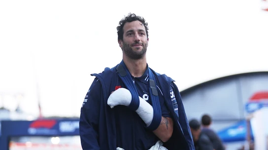Ricciardo, con la mano lesionada Ricciardo, con la mano lesionada