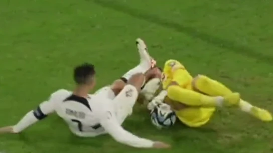 Imagen de la dura entrada de Cristiano Imagen de la dura entrada de Cristiano