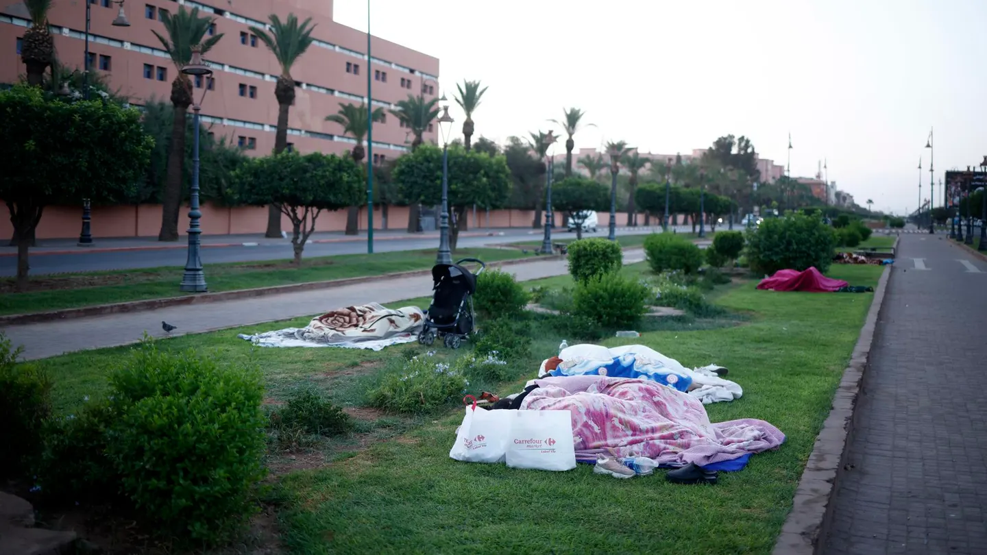 Vecinos de Marrakech pasan la noche a la intemperie Vecinos de Marrakech pasan la noche a la intemperie