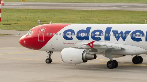 Avión de la aerolínea Edelweiss Air Avión de la aerolínea Edelweiss Air