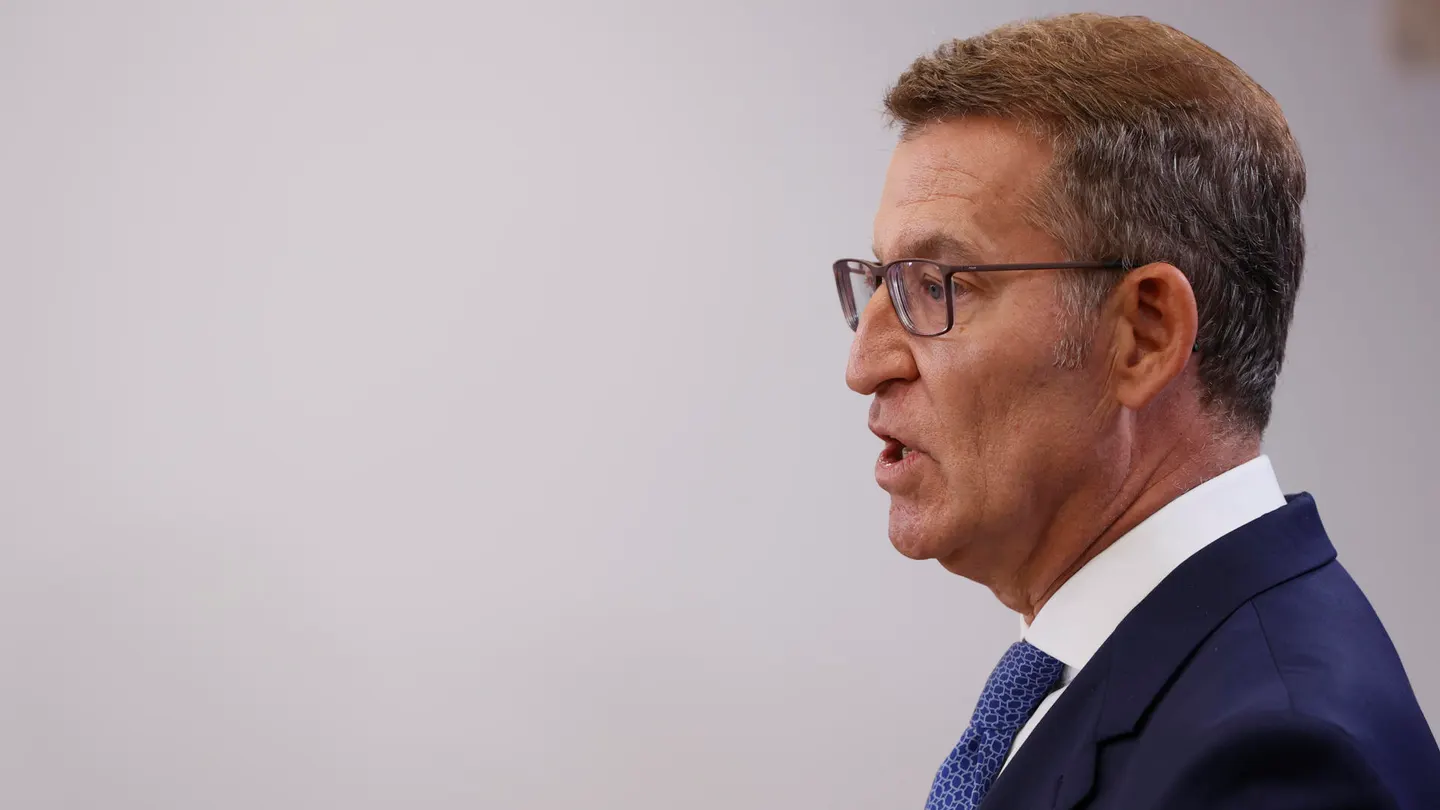 Feijóo anuncia una ofensiva del PP contra la amnistía con mociones en todos los parlamentos. Feijóo anuncia una ofensiva del PP contra la amnistía con mociones en todos los parlamentos.