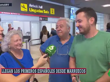 La emoción de unos padres al ver a su hijo volver de Marruecos tras el terremoto
