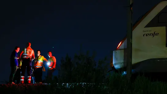 Mueren cuatro personas en Montmeló al ser arrolladas por un tren cuando cruzaban la vía. Mueren cuatro personas en Montmeló al ser arrolladas por un tren cuando cruzaban la vía.