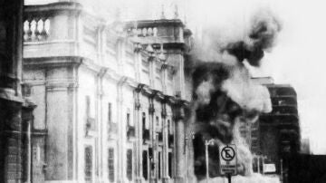 Bombardeo al Palacio de La Moneda en Santiago., en 1973