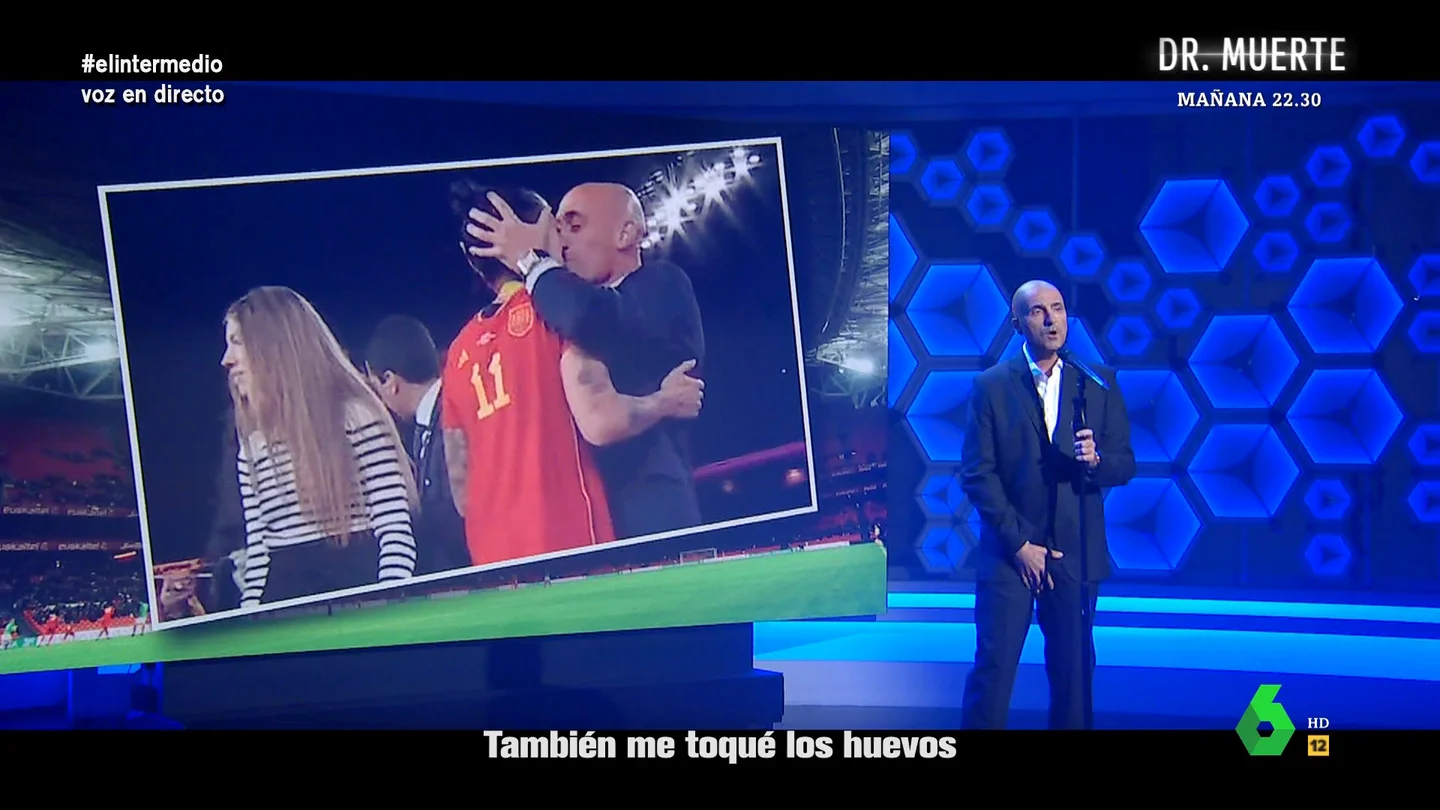 La canción machista de 'Luis Rubiales' sobre Jenni Hermoso: "Yo la vida me jodí, por dar un beso a 'la flaca'" La canción machista de 'Luis Rubiales' sobre Jenni Hermoso: "Yo la vida me jodí, por dar un beso a 'la flaca'"