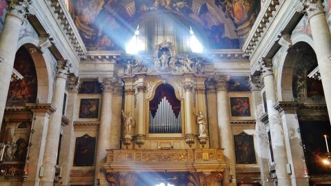 Interior de la Iglesia de San Pantaleón de Venecia