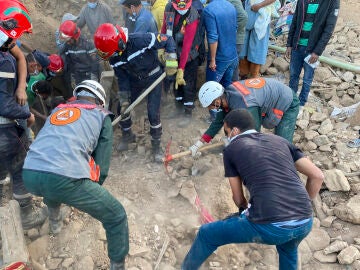 Five seconds of terror: earthquake aftershocks momentarily paralyze the search for survivors in Morocco