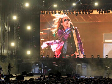 Damage to Steven Tyler’s vocal cords forces Aerosmith to change tour dates