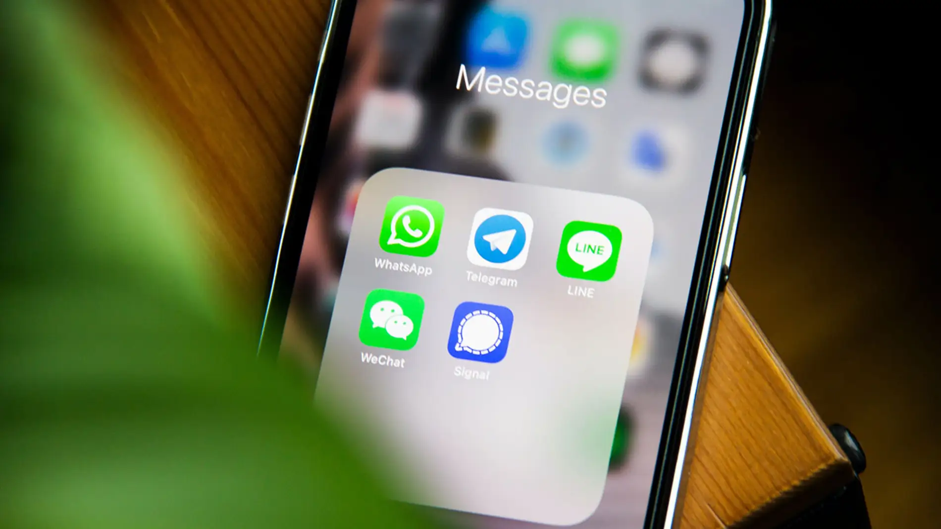 Varias apps de mensajería en un móvil