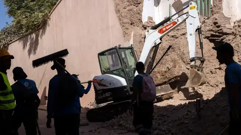 La lluvia amenaza a Marruecos tras el terremoto: "Se va a compactar todo y va a ser más difícil retirar cadáveres"
