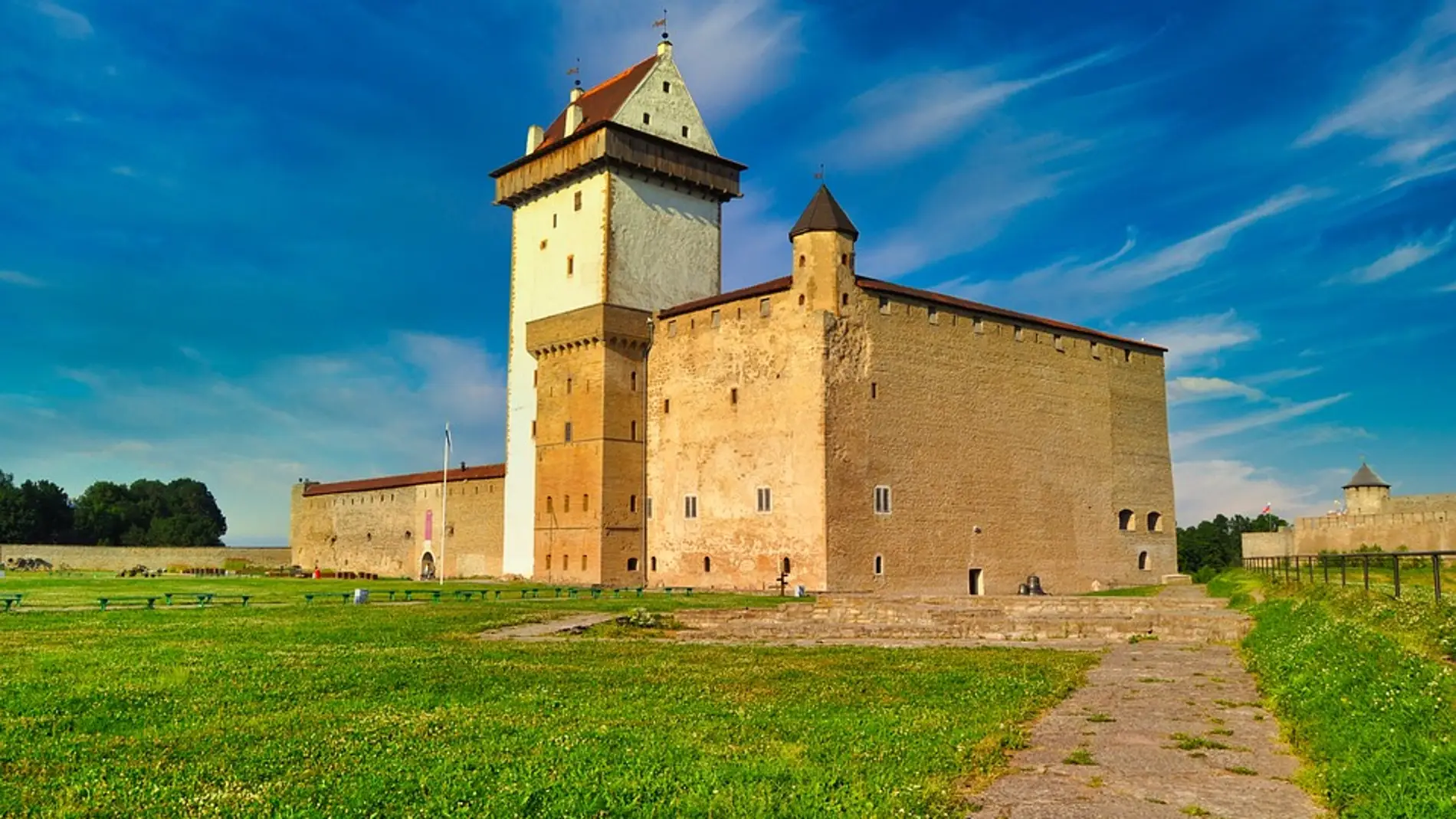 Castillo de Narva Castillo de Narva