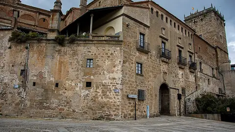 Palacio de Mirabel de Plasencia Palacio de Mirabel de Plasencia