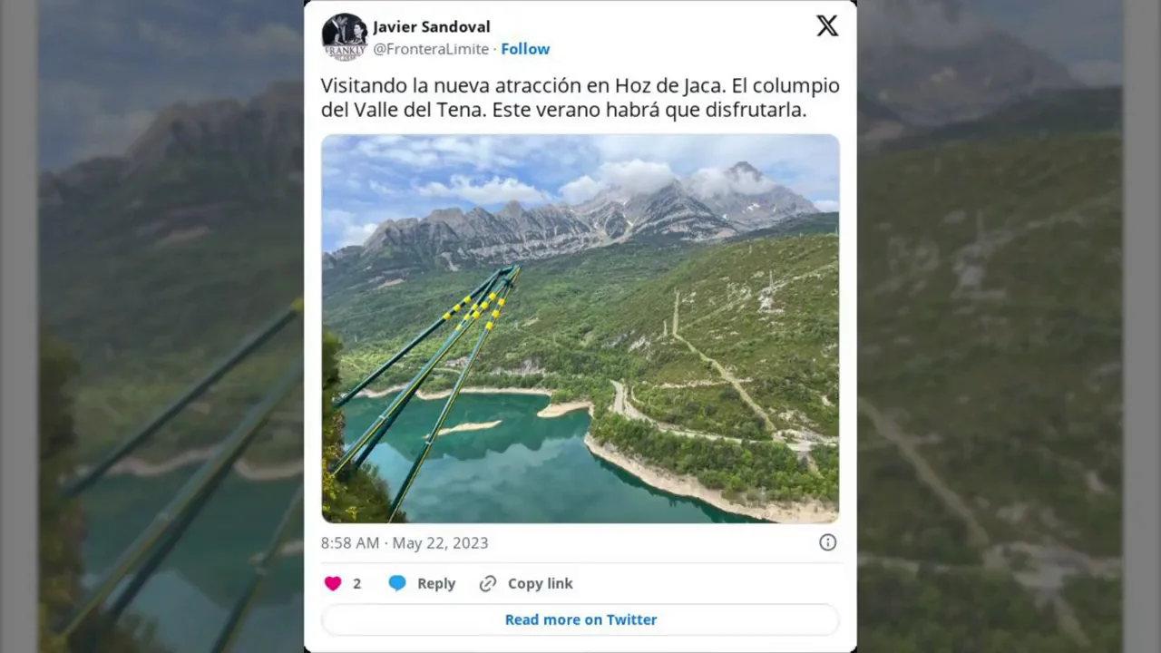 Columpio gigante de Hoz de Jaca (Huesca) El columpio extremo gigante de dos plazas que está en Huesca
