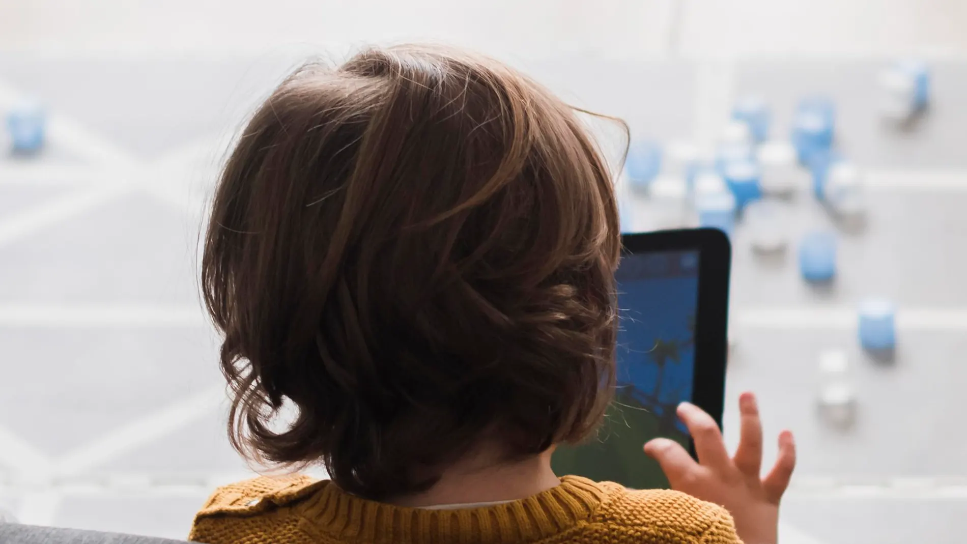 Los 20 consejos de los pediatras para educar a tus hijos en el buen uso de las redes sociales e internet 