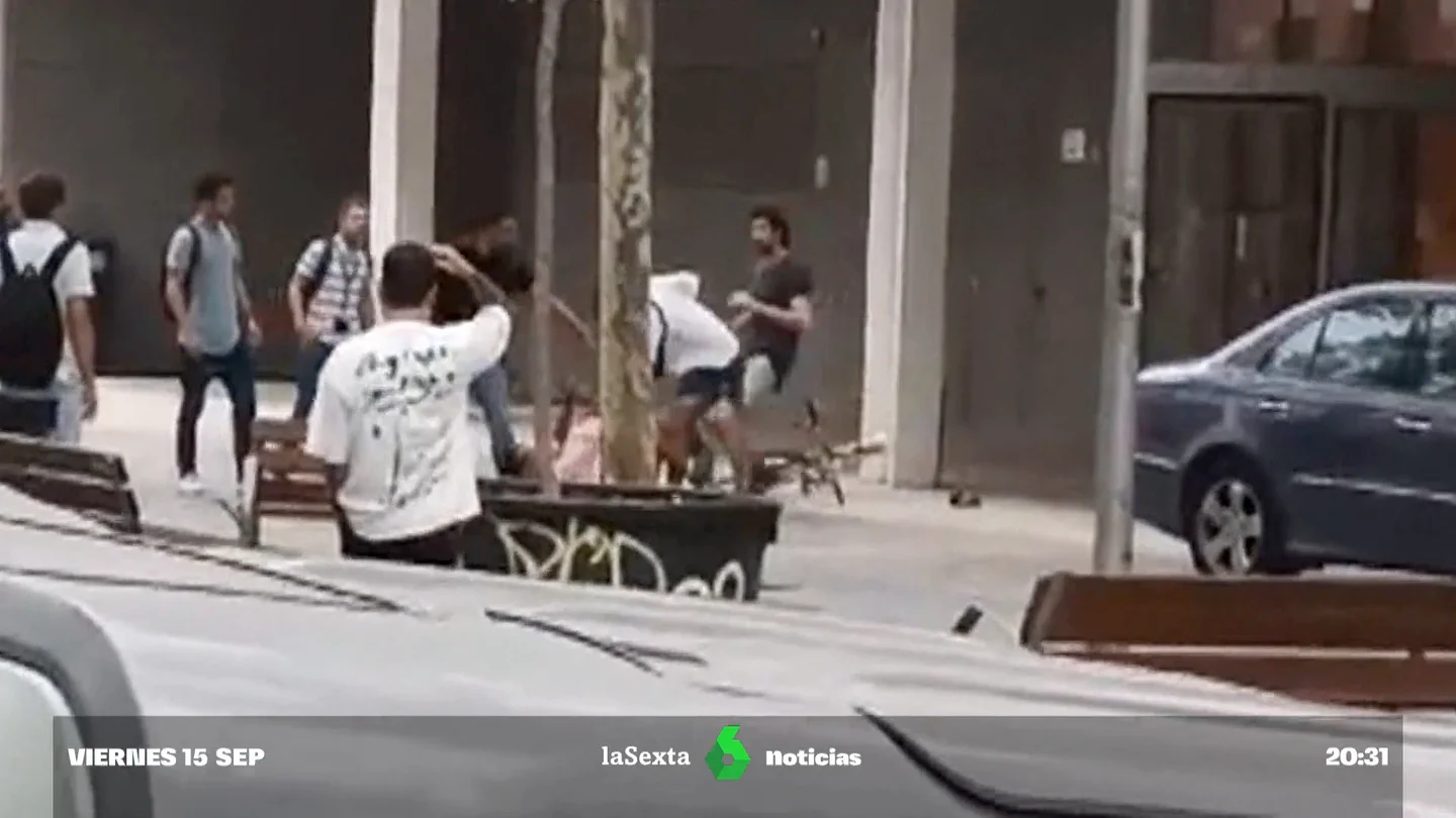 Momento del brutal enfrentamiento entre la víctima y el ladrón. Ladrón Barcelona