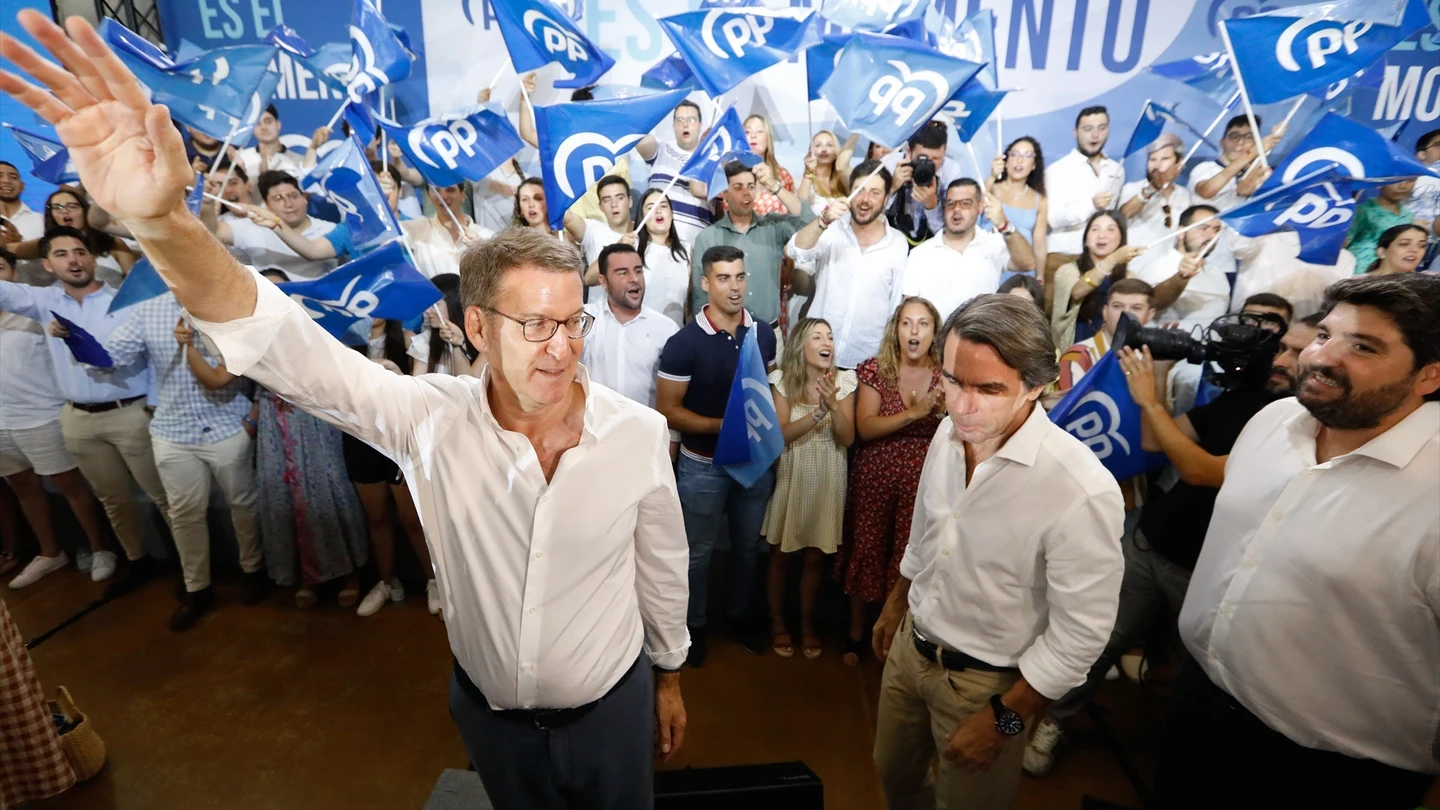 Hacia la investidura, en directo | Feijóo y Aznar coinciden en un acto de FAES en Madrid Hacia la investidura, en directo | Feijóo y Aznar coinciden en un acto de FAES en Madrid