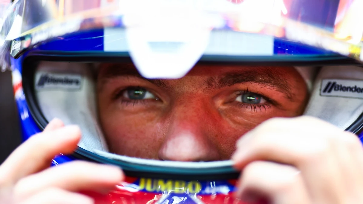 Verstappen, tras su casco