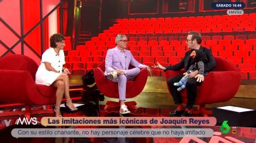 El ataque de risa de Adela González con Joaquín Reyes en directo: "Es que me hace mucha gracia"